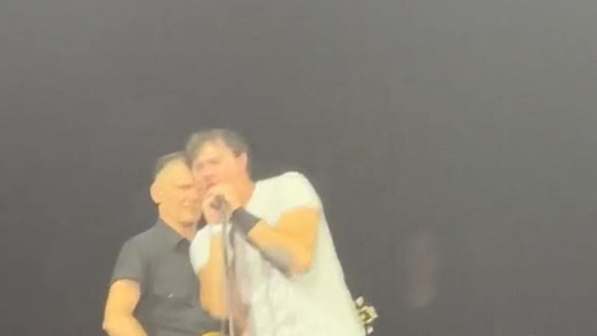 Bryan Adams und ein Fan, Juli 2023