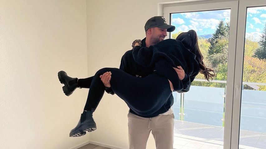 Bucci Yok und Sandrine Schlotterbeck in ihrer gemeinsamen Wohnung