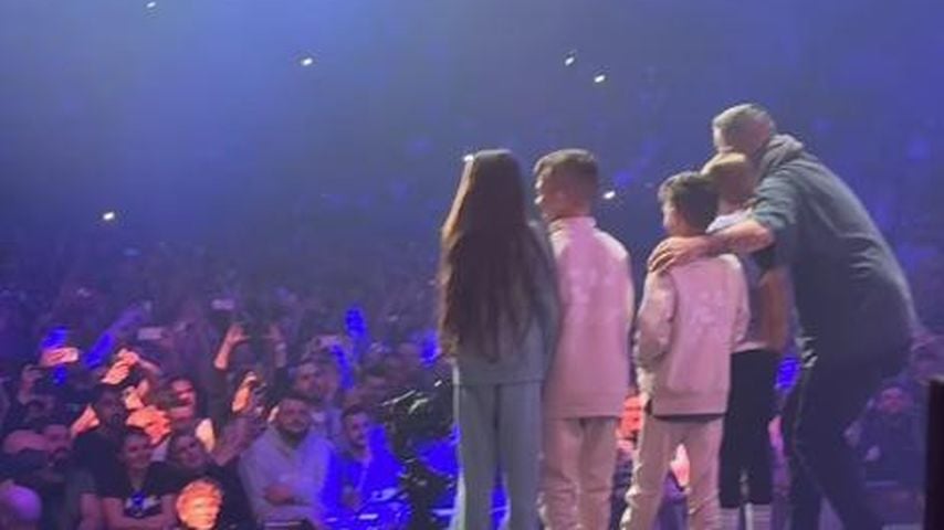 Bushido mit seinen Kindern bei seinem Konzert in Berlin, März 2024