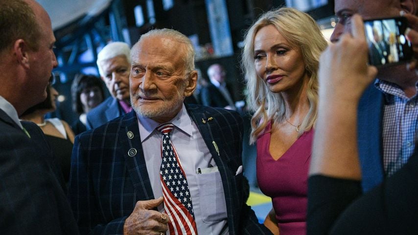 Insider offenbart Todesursache von Buzz Aldrins Ehefrau Anca