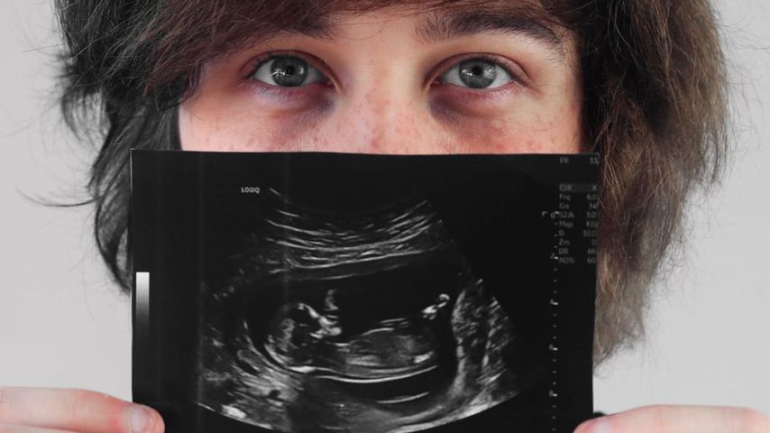 Caleb Finn mit Ultraschallbild