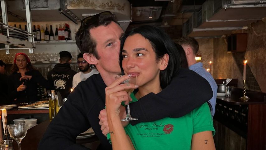 Callum Turner und Dua Lipa