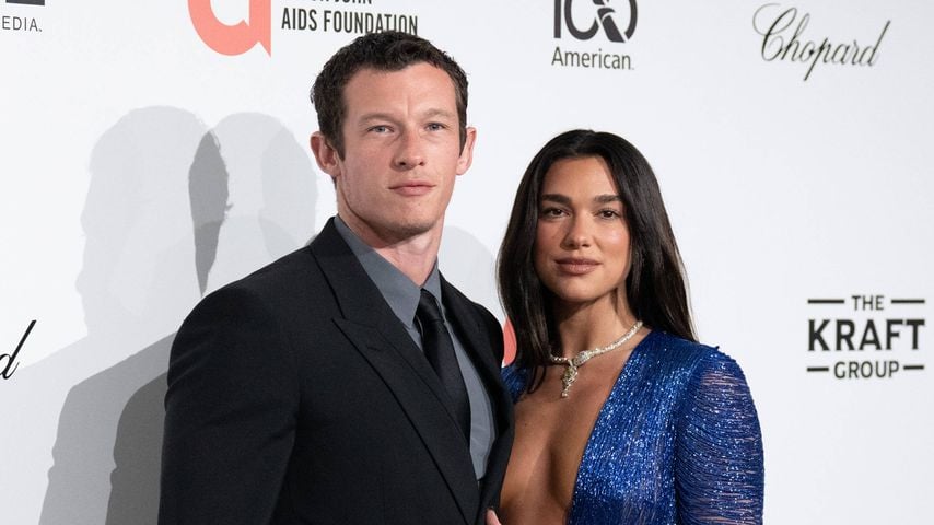 Callum Turner mit Dua Lipa bei der Elton John AIDS Foundation Viewing Party
