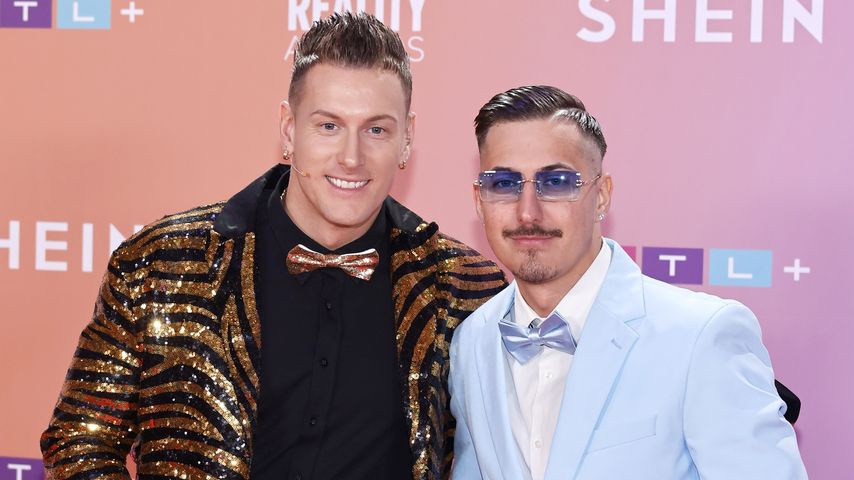 Calvin Kleinen und sein Bruder Marvin Kleinen bei der Verleihung der Reality Awards