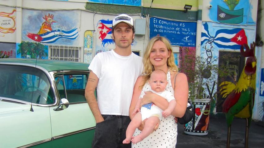 Cambryan Sedlick und Georgia May Jagger mit ihrem Sohn Dean, Januar 2025
