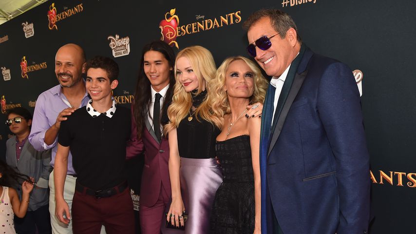 Cameron Boyce und Kenny Ortega mit dem "The Descendants – Die Nachkommen"-Cast