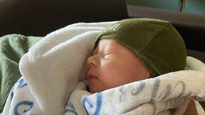 Cameron Theo Buckner, Sohn von Deena Cortese
