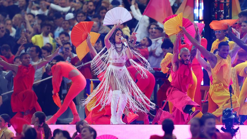 Camila Cabello im Stade de France in Paris