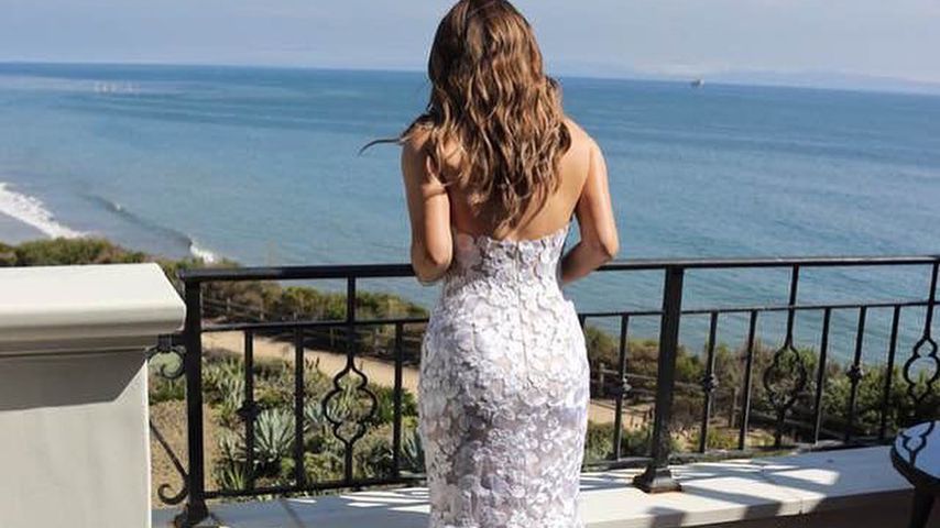 Camilla Luddington in ihrem Hochzeitskleid