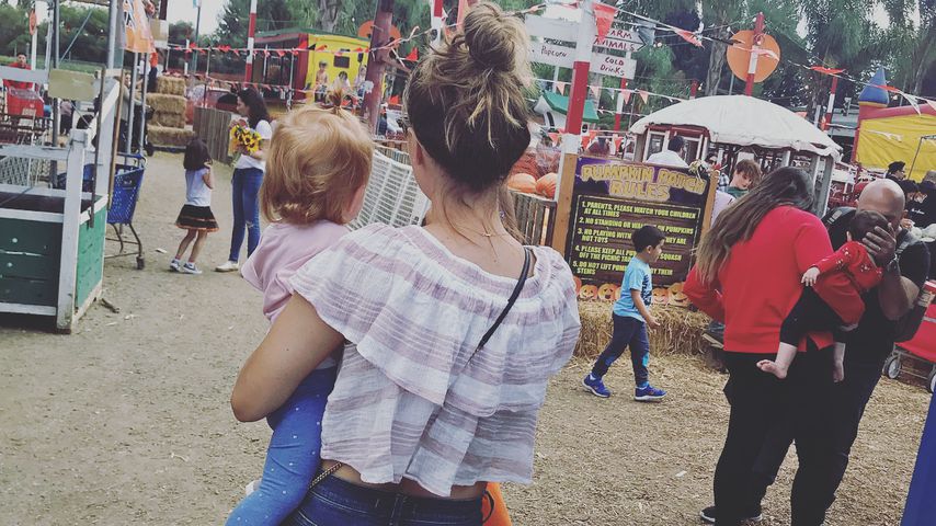 Camilla Luddington mit ihrer Tochter, Oktober 2018