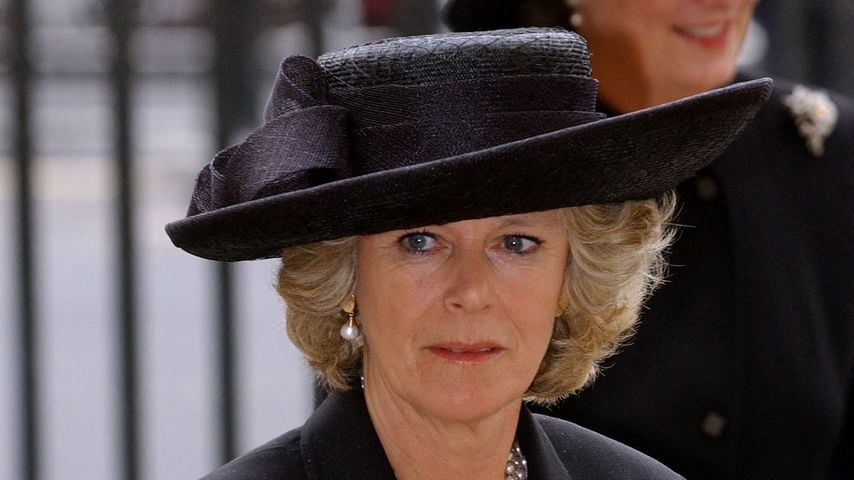 Camilla Parker Bowles trifft zur Trauerfeier für Prinzessin Margaret in der Westminster Abbey ein, London, 19. April 2002