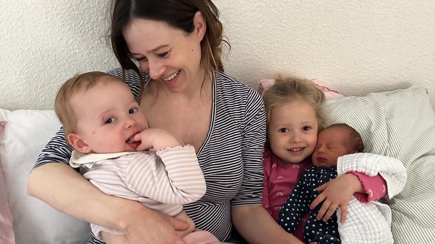 "Love Island"-Star Camilla Thurlow mit ihren drei Kindern