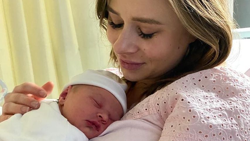 Camilla Thurlow mit ihrer Tochter Nell im Oktober 2020