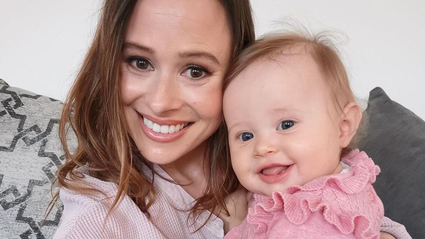 Camilla Thurlow und ihre Tochter im Dezember 2022
