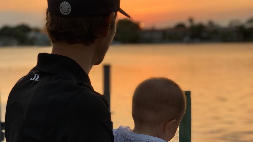 Camilo Villegas mit seiner Tochter Mia im April 2019