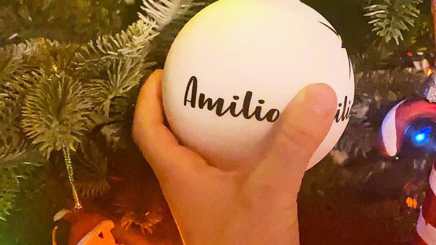 Christbaumkugel mit dem Namen von Caona Freiers Baby