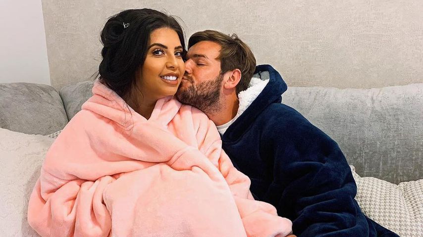 UK-"Love Island"-Paar Cara de la Hoyde und Nathan Massey