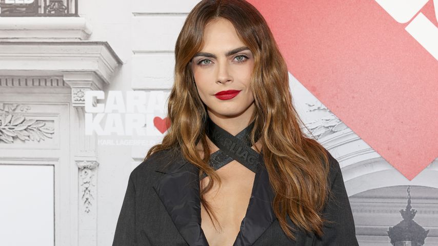Cara Delevingne bei der Paris Fashion Week