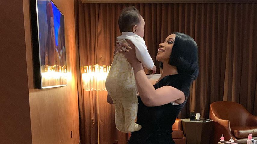 Rapperin Cardi B mit ihrer Tochter