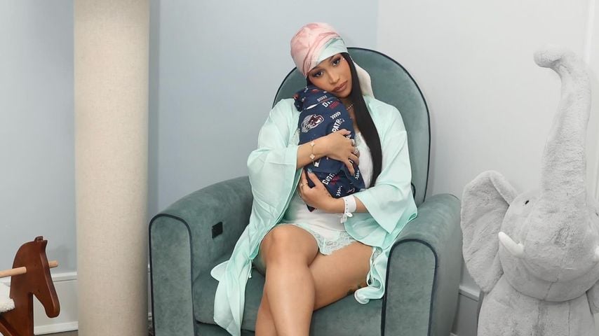 Mini-Patriots-Fan: Cardi B teilt erste Bilder ihres Babys