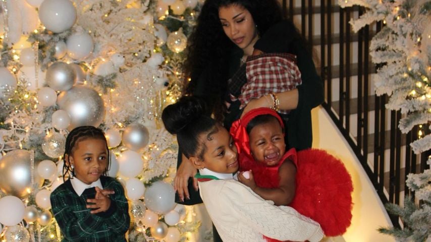 Cardi B mit ihren vier Kindern