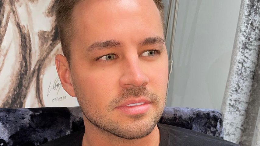 Katie Price' Freund Carl Woods hat sich die Hand gebrochen