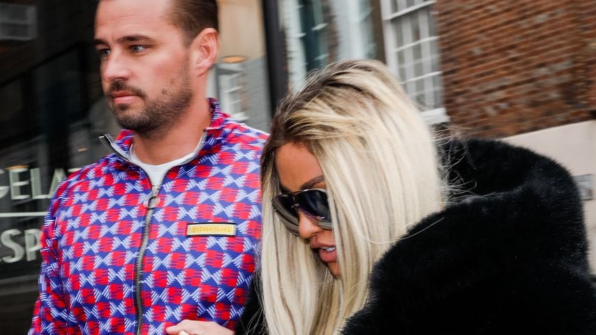 Carl Woods und Katie Price auf dem Weg ins Gericht