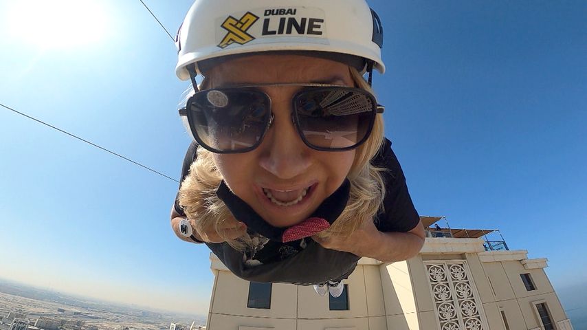 Carmen Geiss beim Ziplining in Dubai