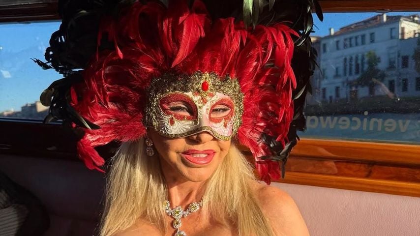 Zu extravagant? Maskenball-Look von Carmen Geiss polarisiert