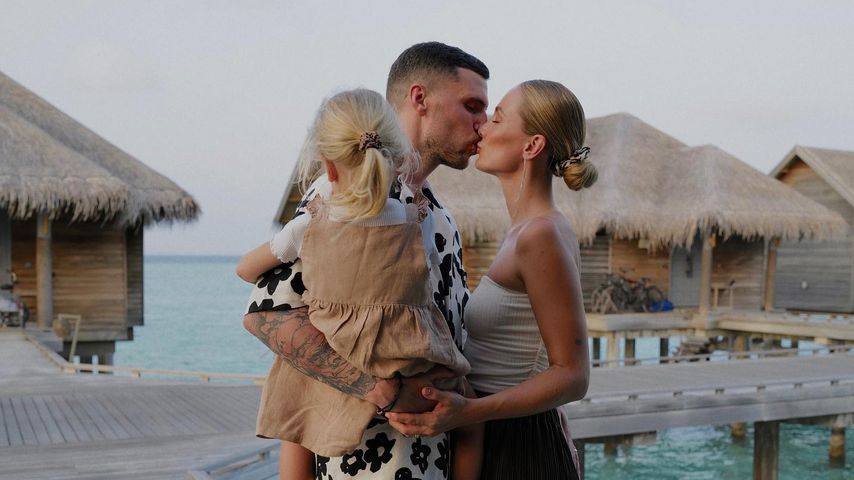 Carmen Kroll mit ihrem Ehemann Niclas und Tochter Mathilda