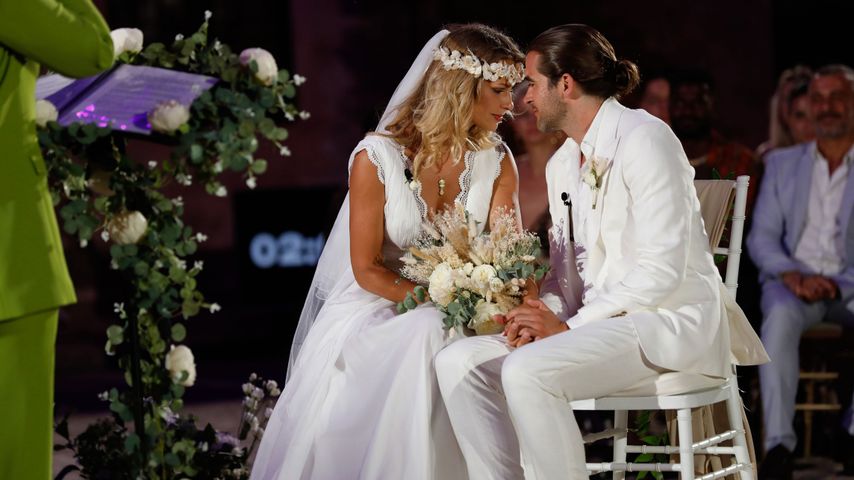 TV-Hochzeit: Wie gefällt euch "Köln 50667"-Carolinas Kleid?