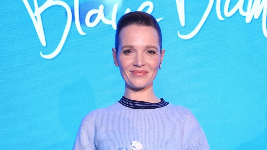 Caroline Herfurth mit dem Ehrenpreis der Blauen Blume 2026