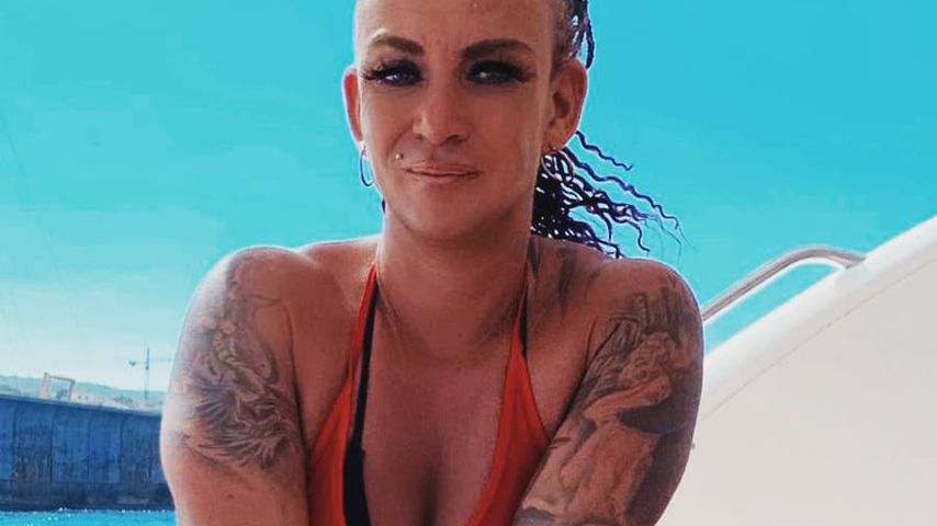 Caroline Robens auf einem Boot