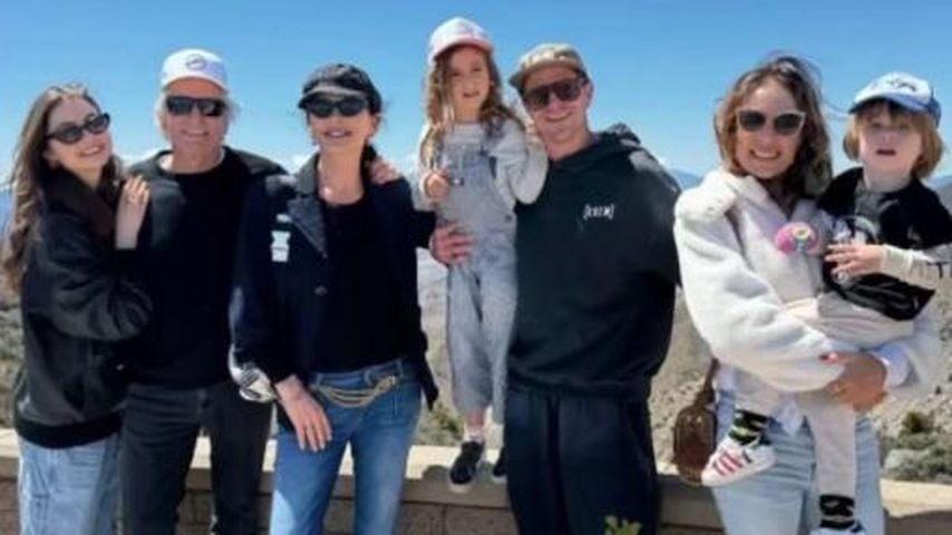 Michael Douglas mit seiner Familie, April 2024