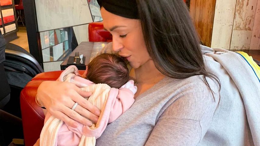 Casey Batchelor mit ihrer Tochter, Januar 2020