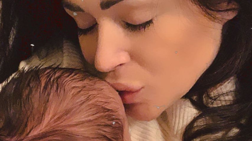 Casey Batchelor mit ihrer Tochter, Februar 2020