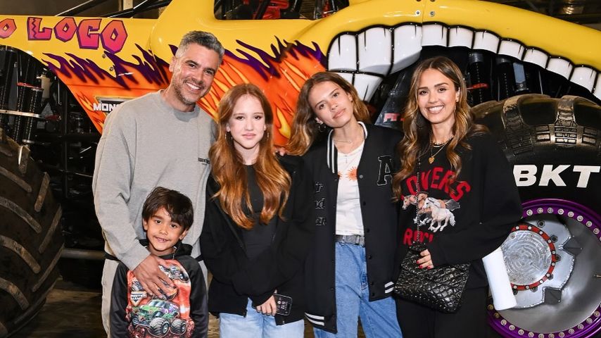 Cash Warren und Jessica Alba mit ihren drei Kindern