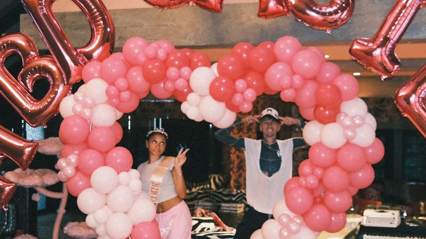 Machine Gun Kelly überrascht Tochter Casie zum Geburtstag!