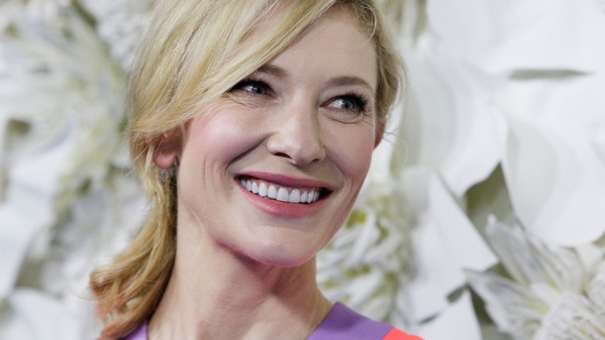 Süße Begleitung! Cate Blanchett reist mit Töchterchen Edith