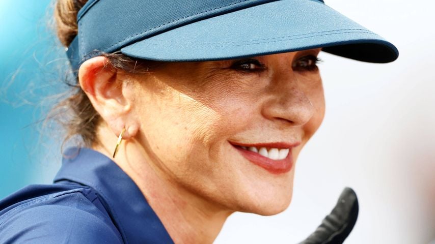 So erhält Catherine Zeta-Jones ihre jugendliche Ausstrahlung