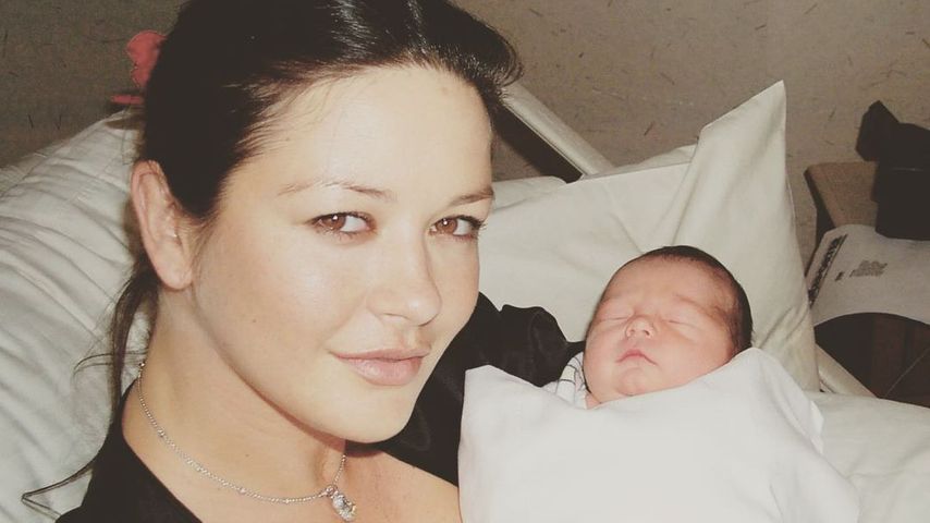 Mit Baby-Pics: Catherine Zeta-Jones gratuliert Sohn zum 22.