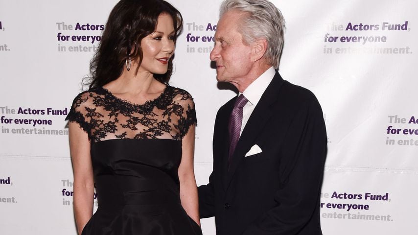 Mit 48! Catherine Zeta-Jones im engen Body beim Stepp-Tanz!