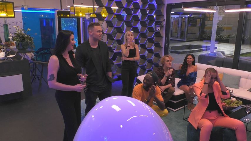 Cathleen, Philipp, Gina, Mac, Tim, Maria und Michelle bei "Big Brother"
