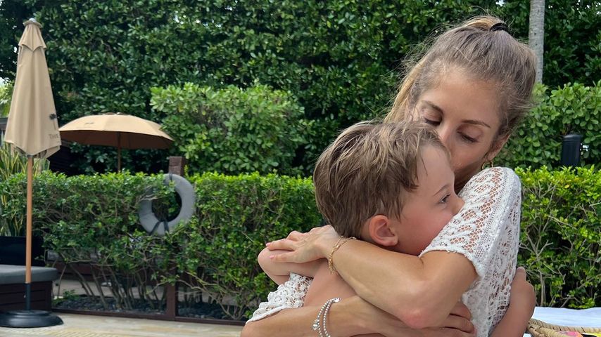 Cathy Hummels mit ihrem Sohn Ludwig, Mai 2022 in Miami