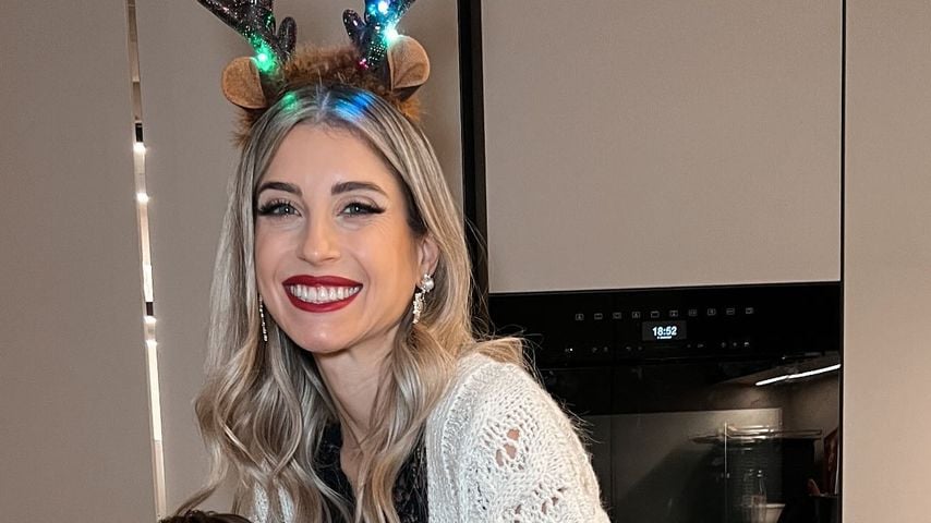 Cathy Hummels mit ihrem Sohn Ludwig, Dezember 2024