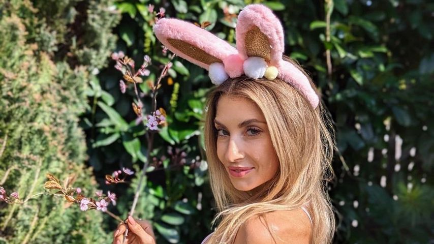 Sexy Oster-Bunny: Cathy Hummels posiert mit Hasenöhrchen