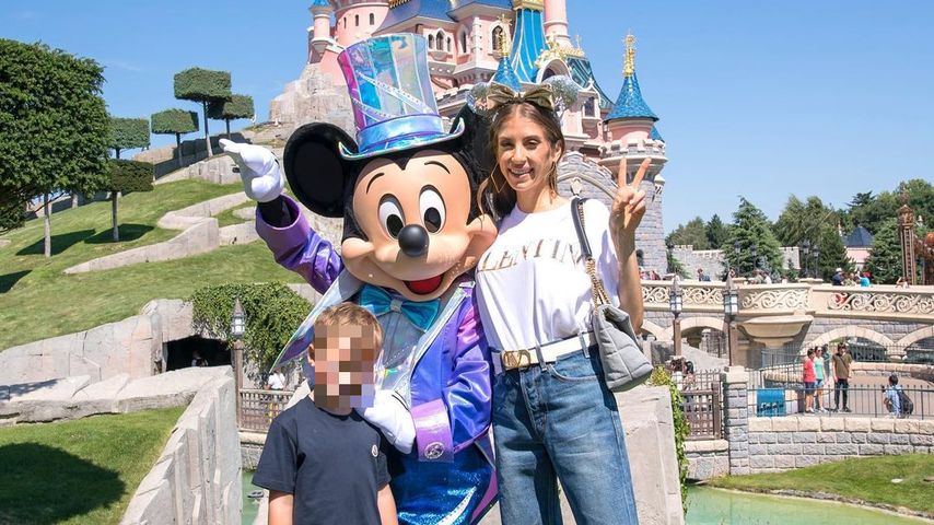 Cathy Hummels und ihr Sohn Ludwig im Disneyland Paris