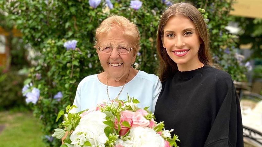 Zum 85. Geburtstag: Cathy Hummels zeigt stolz ihre Oma!