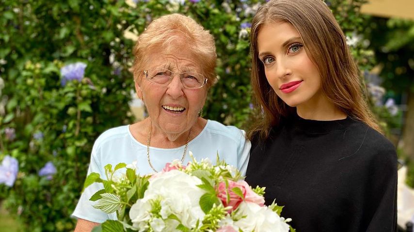 Cathy Hummels mit ihrer Oma
