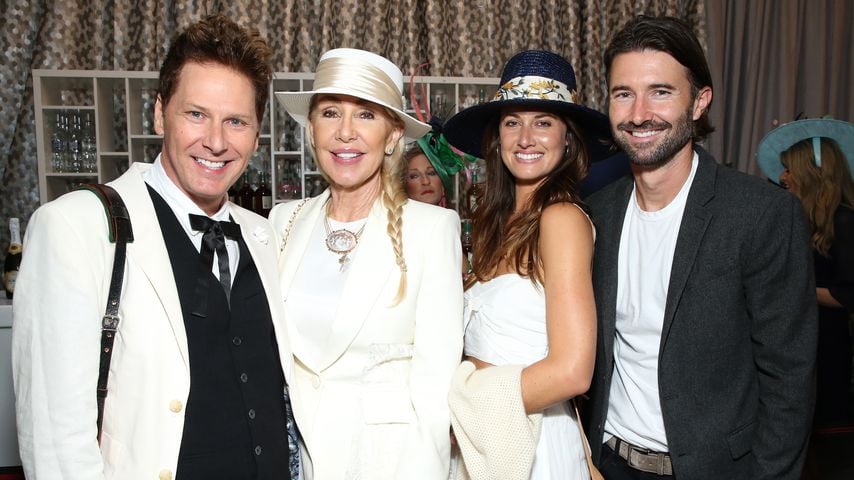 Cayley Stoker (2.v.r.) und Brandon Jenner (r.) mit Vincent Emmett und Linda Thompson in Louisville